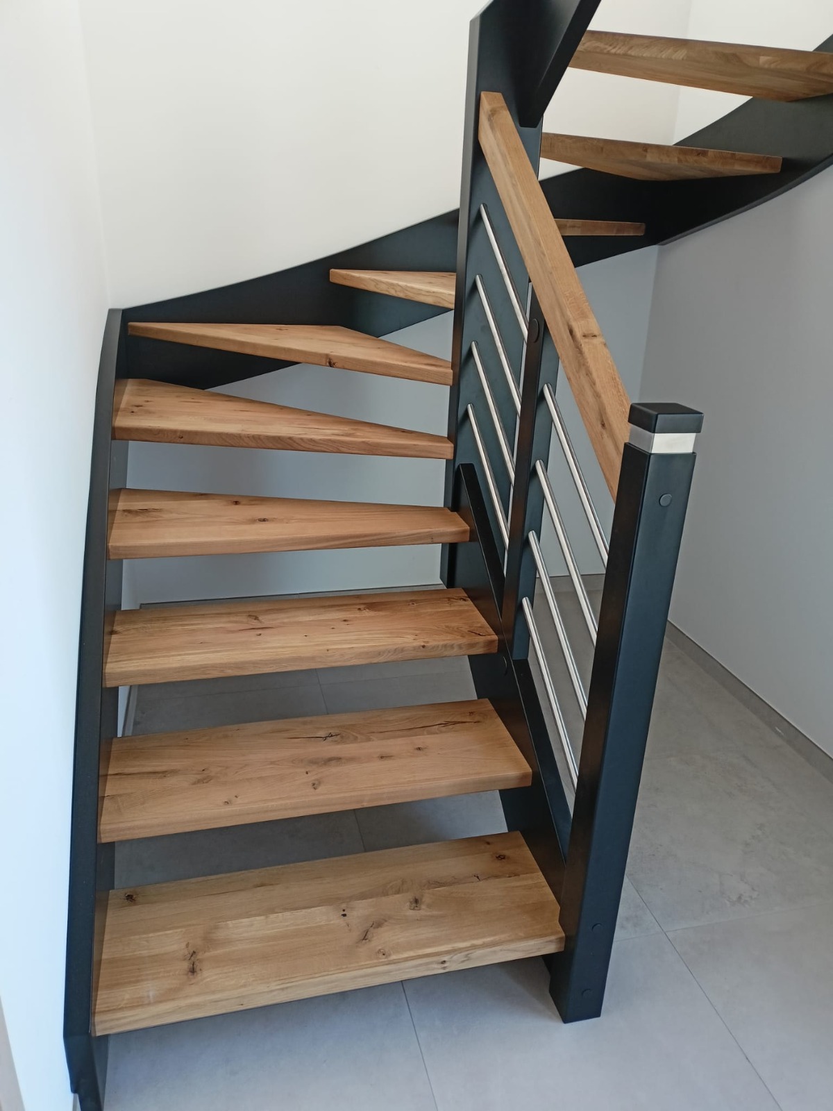 moderne holztreppe österreich